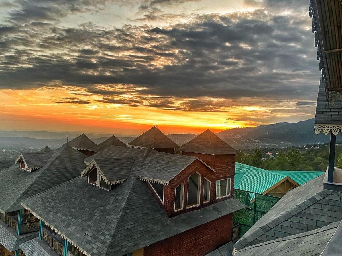 Tiaraa Jujurana Resort T Pathyar Buitenkant foto