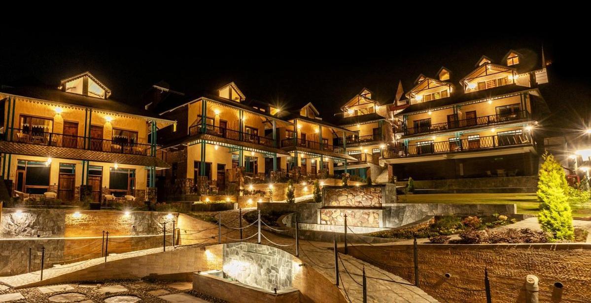 Tiaraa Jujurana Resort T Pathyar Buitenkant foto